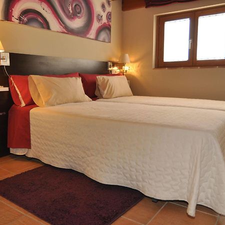 Hostal De Cabrit Сан Матеу Екстериор снимка