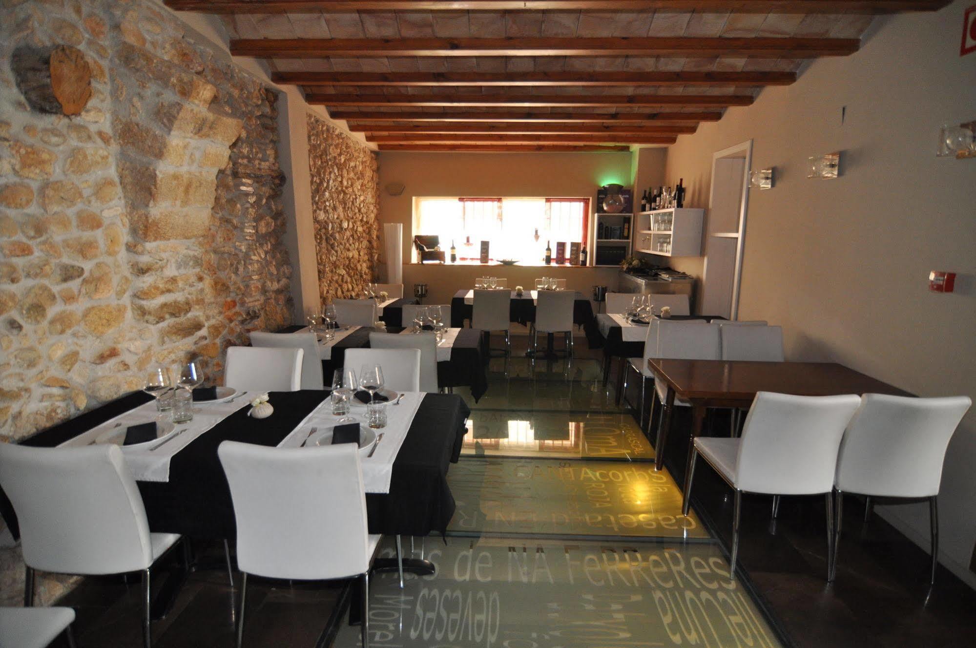 Hostal De Cabrit Сан Матеу Екстериор снимка