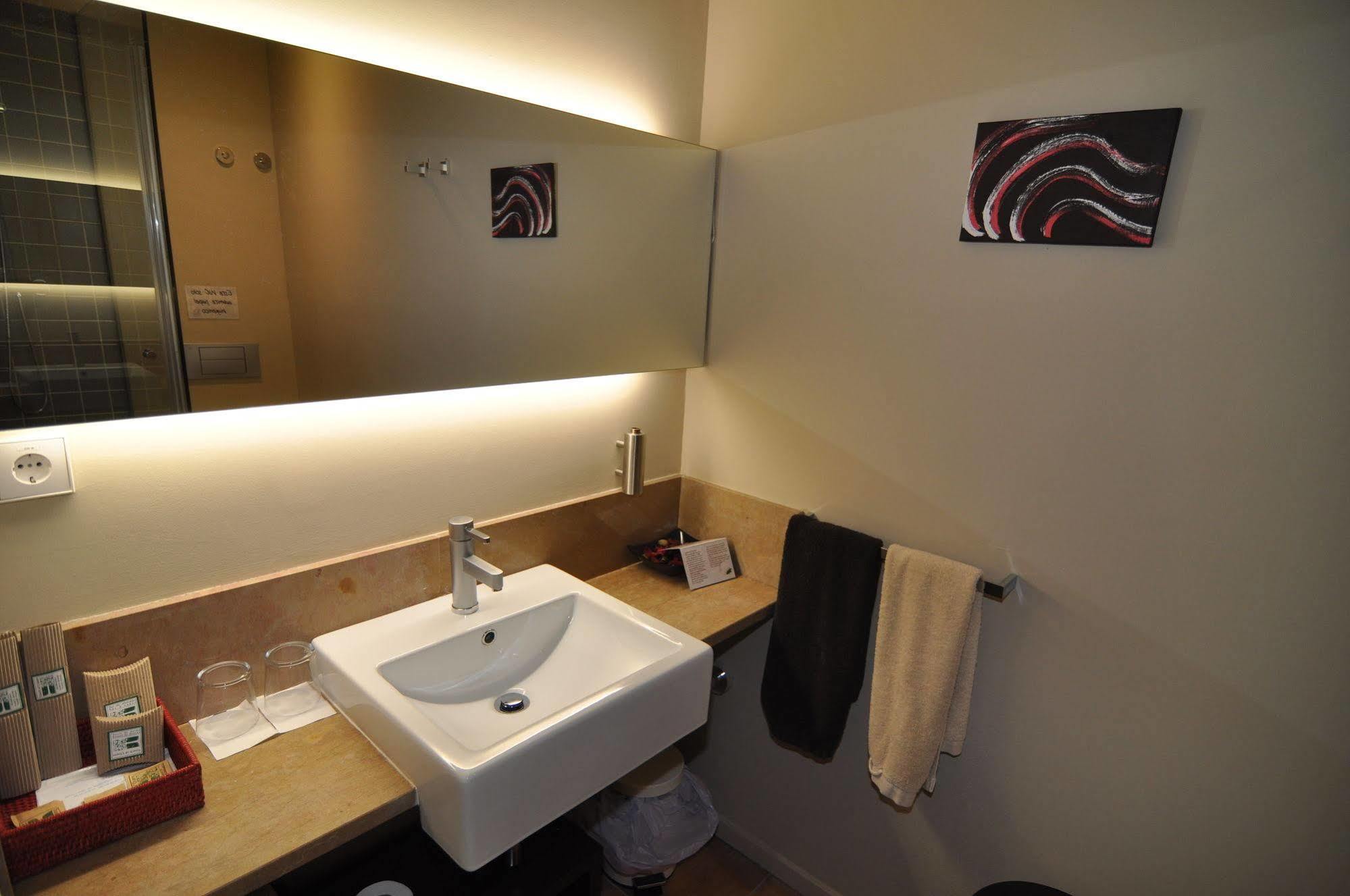 Hostal De Cabrit Сан Матеу Екстериор снимка