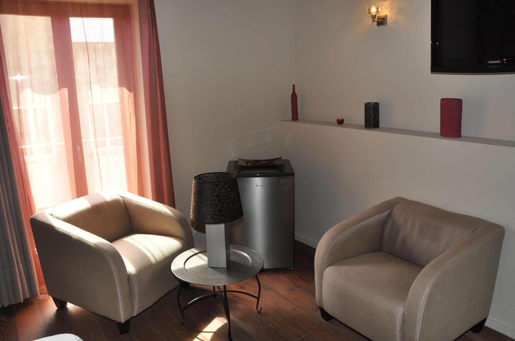 Hostal De Cabrit Сан Матеу Екстериор снимка