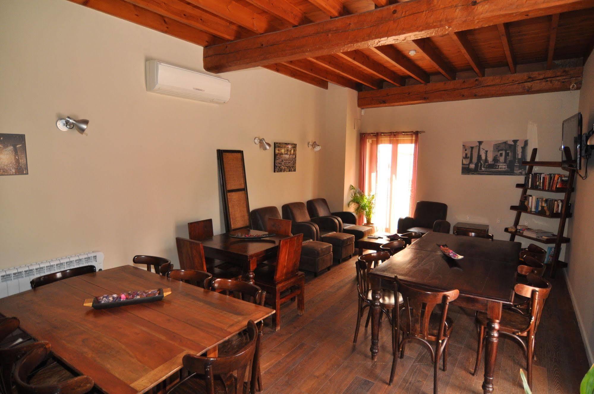 Hostal De Cabrit Сан Матеу Екстериор снимка